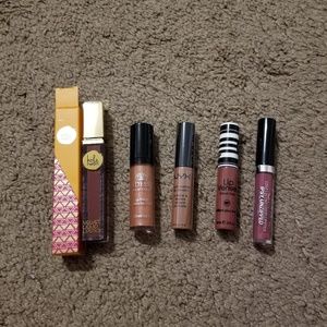 Lip Stick and Lip Gloss Bundle